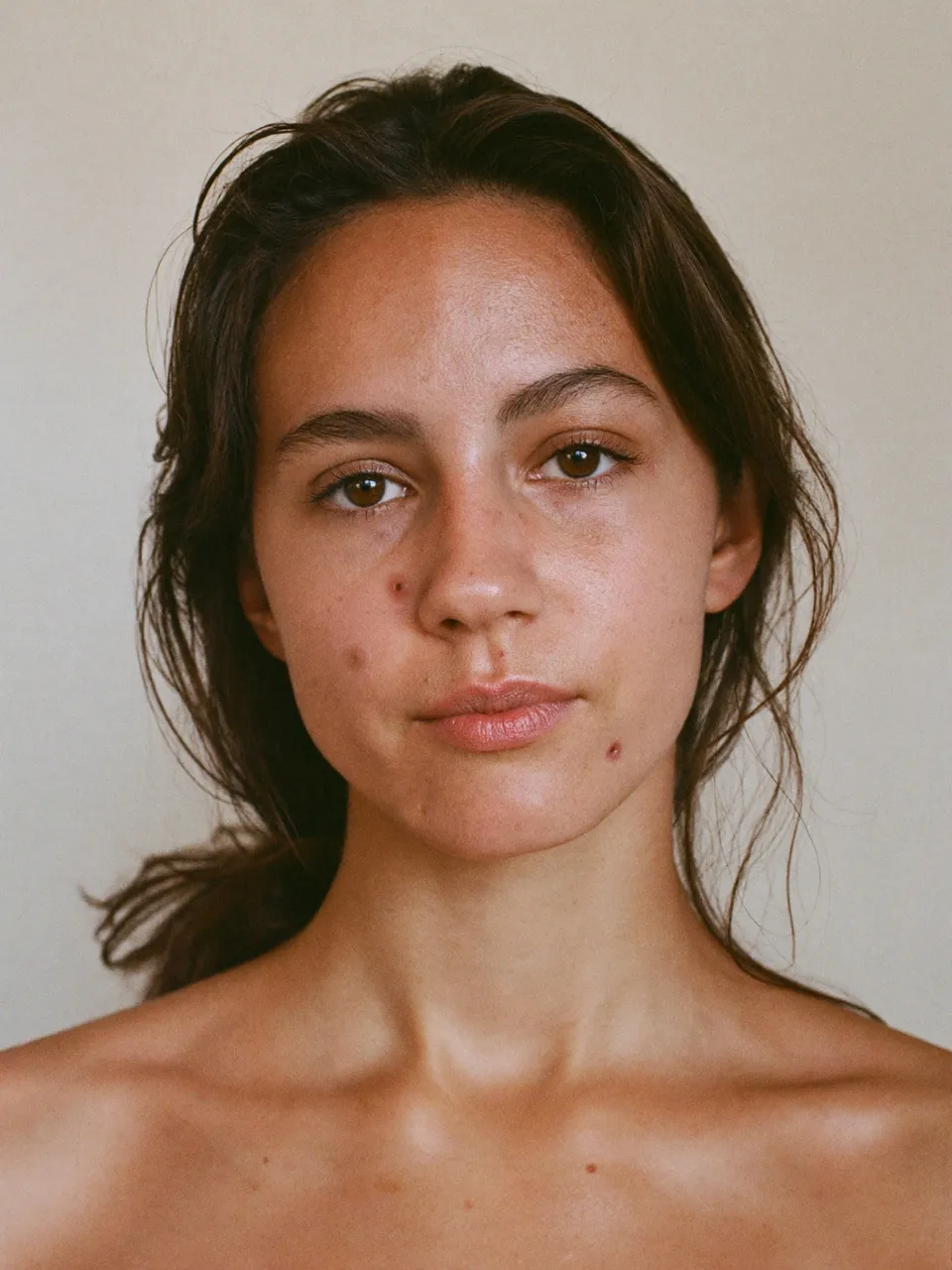 Same woman photographed with guided capture